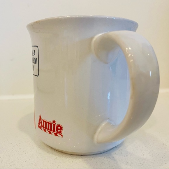 Vintage 1982 LIttle Orphan Annie Mug  "Have a Rainbow Day" - Picture 5 of 7